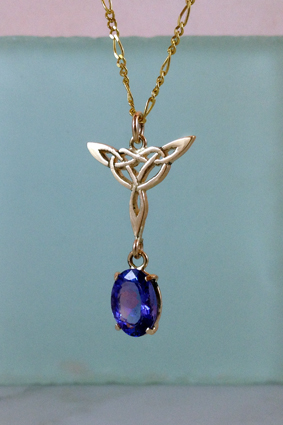 Gold Celtic Triskele Pendant with 4.58 ct Tanzanite